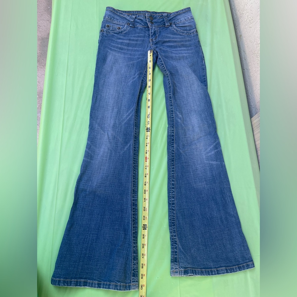 LOW RlCE FLARE LEGS VlNTAGE JEANS 
SIZE 1/2 JUNIORS - Picture 11 of 12